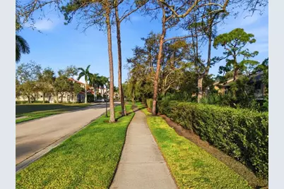 1740 Assisi Drive, Sarasota, FL 34231 - Photo 5