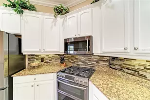 8432 Miramar Way, Lakewood Ranch, FL 34202 - Photo 17