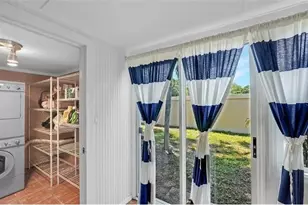 2782 Woodgate Ln, Sarasota, FL 34231 - Photo 15