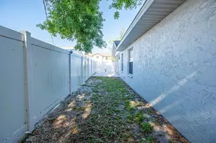 519 51st St W, Bradenton, FL 34209 - Photo 35