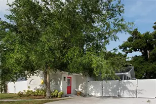 519 51st St W, Bradenton, FL 34209 - Photo 1