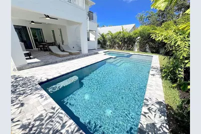 1647 Siesta Drive, Sarasota, FL 34239 - Photo 11