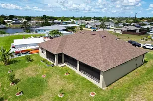 729 Crestview Cir NW, Port Charlotte, FL 33948 - Photo 5