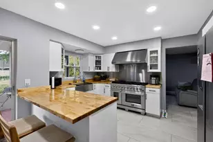 7614 Palmbrook Dr, Tampa, FL 33615 - Photo 9