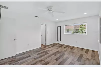 1884 Southpointe Drive, Sarasota, FL 34231 - Photo 15