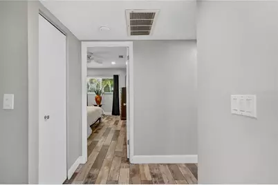 1884 Southpointe Drive, Sarasota, FL 34231 - Photo 37