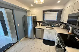 4572 Red Maple Rd, Bradenton, FL 34210 - Photo 9