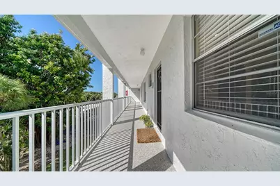 600 Sutton Place #B302, Longboat Key, FL 34228 - Photo 5