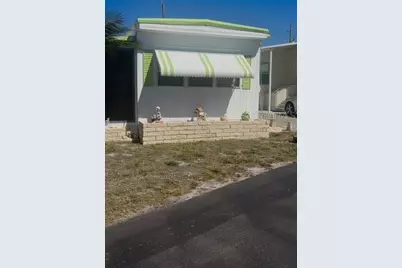 32 Siesta Circle W, Osprey, FL 34229 - Photo 1