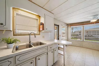 89 Del Rio Drive, Palmetto, FL 34221 - Photo 5