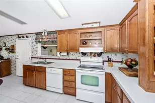 2165 Gondola Dr, Sarasota, FL 34238 - Photo 17