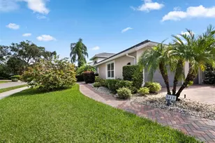 8615 Woodbriar Dr, Sarasota, FL 34238 - Photo 7