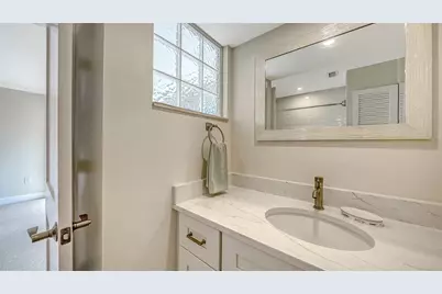 206 Hourglass Way #V10, Sarasota, FL 34242 - Photo 35