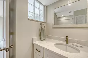 206 Hour Glass Way, Sarasota, FL 34242 - Photo 35