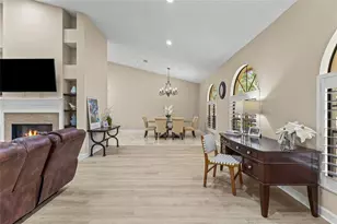 4601 Las Brisas Ln, Sarasota, FL 34238 - Photo 11