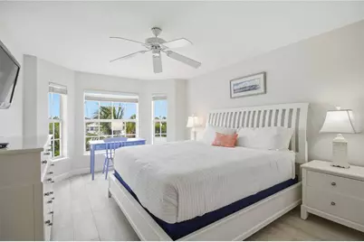 215 81st Street, Holmes Beach, FL 34217 - Photo 33