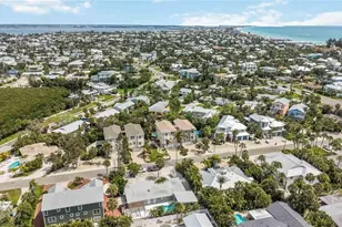 215 81st St, Holmes Beach, FL 34217 - Photo 59