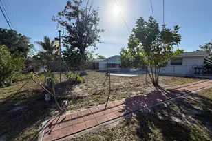 6631 Renssalaer Dr, Bradenton, FL 34207 - Photo 23