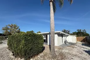 6631 Renssalaer Dr, Bradenton, FL 34207 - Photo 9