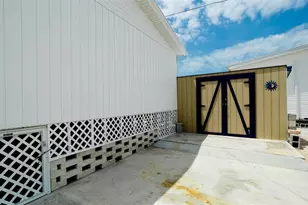 1 4th St, Bradenton, FL 34210 - Photo 25