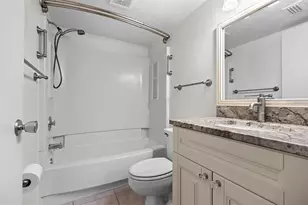 7294 Cloister Dr, Sarasota, FL 34231 - Photo 9