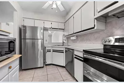 7294 Cloister Drive #23, Sarasota, FL 34231 - Photo 5
