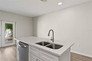 4330 Tyler Cir N, Saint Petersburg, FL 33709 - Photo 5