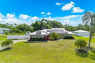 1821 Racimo Dr, Sarasota, FL 34240 - Photo 3