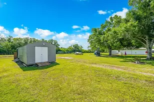 1821 Racimo Dr, Sarasota, FL 34240 - Photo 49