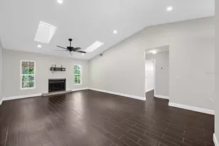 1821 Racimo Dr, Sarasota, FL 34240 - Photo 11