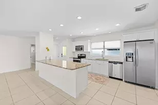 6916 Alderwood Dr, Sarasota, FL 34243 - Photo 9