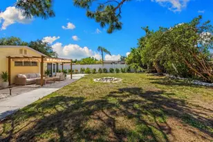 6916 Alderwood Dr, Sarasota, FL 34243 - Photo 33