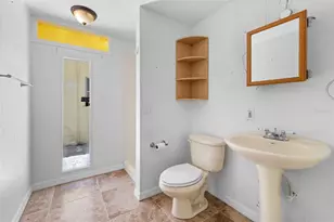 6916 Alderwood Dr, Sarasota, FL 34243 - Photo 29