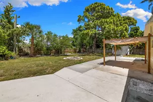 6916 Alderwood Dr, Sarasota, FL 34243 - Photo 35