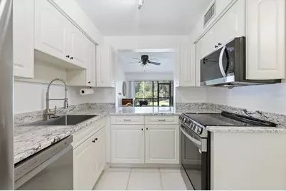 4528 Longwater #35, Sarasota, FL 34235 - Photo 11