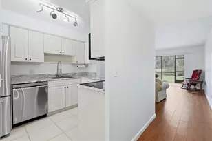 4528 Longwater, Sarasota, FL 34235 - Photo 9