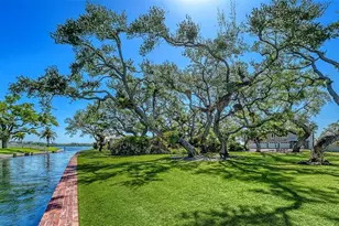 1249 S Basin Ln, Sarasota, FL 34242 - Photo 11