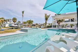 605 Concord Ln, Holmes Beach, FL 34217 - Photo 3