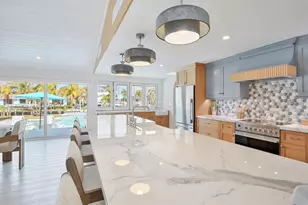 605 Concord Ln, Holmes Beach, FL 34217 - Photo 9