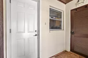 3202 Ramblewood Dr N, Sarasota, FL 34237 - Photo 3