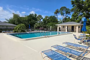 6939 W Country Club Dr N, Sarasota, FL 34243 - Photo 27