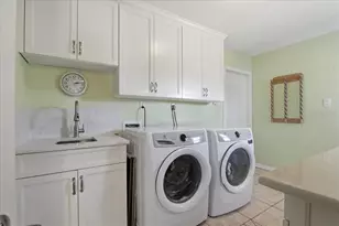 1231 Bayshore Dr, Englewood, FL 34223 - Photo 15