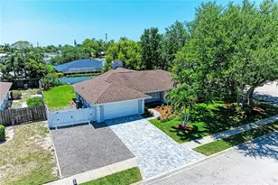 6315 4th Ave NW, Bradenton, FL 34209 - Photo 5