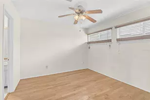 4388 Rayfield Dr, Sarasota, FL 34243 - Photo 17