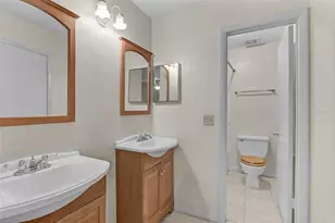 4388 Rayfield Dr, Sarasota, FL 34243 - Photo 23