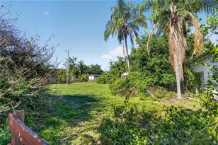 3711 Hidden River Rd, Sarasota, FL 34240 - Photo 29