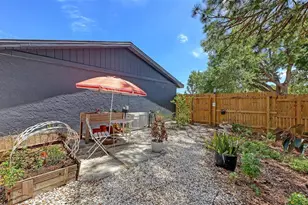 2243 Lockwood Meadows Dr, Sarasota, FL 34234 - Photo 5