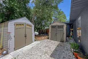 2243 Lockwood Meadows Dr, Sarasota, FL 34234 - Photo 7