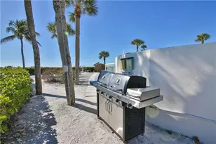100 Sands Point Rd, Longboat Key, FL 34228 - Photo 23