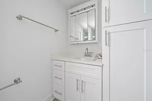 597 Spanish Dr N, Longboat Key, FL 34228 - Photo 17